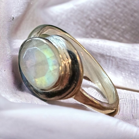 Natural Rainbow Moonstone Sterling Silver Ring - 7.5 - Picture 7 of 11